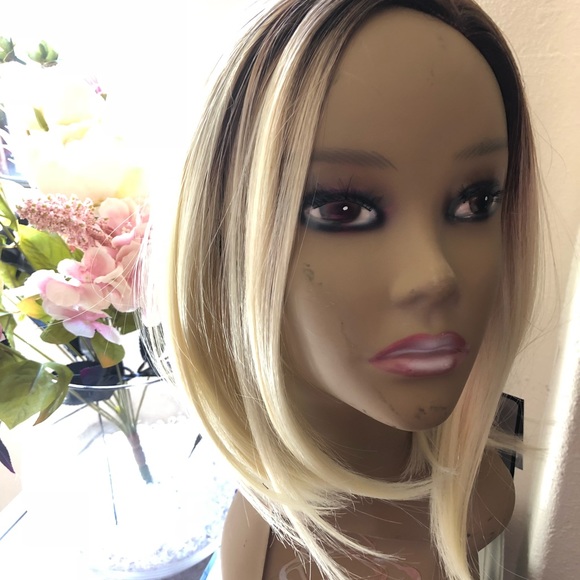 Heat resistant blonde w/ Dark brown roots Bob Wig - Picture 3 of 6